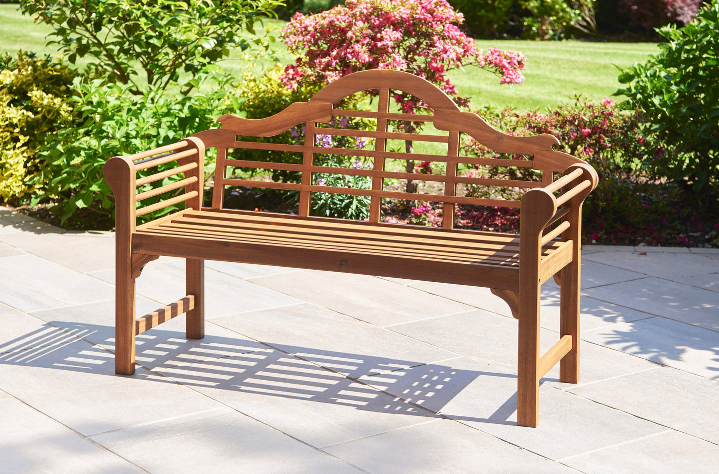 Lutyens Style Garden Bench – Sustainable Acacia Hardwood Outdoor Seat in Chestnut, White or Natural Finish