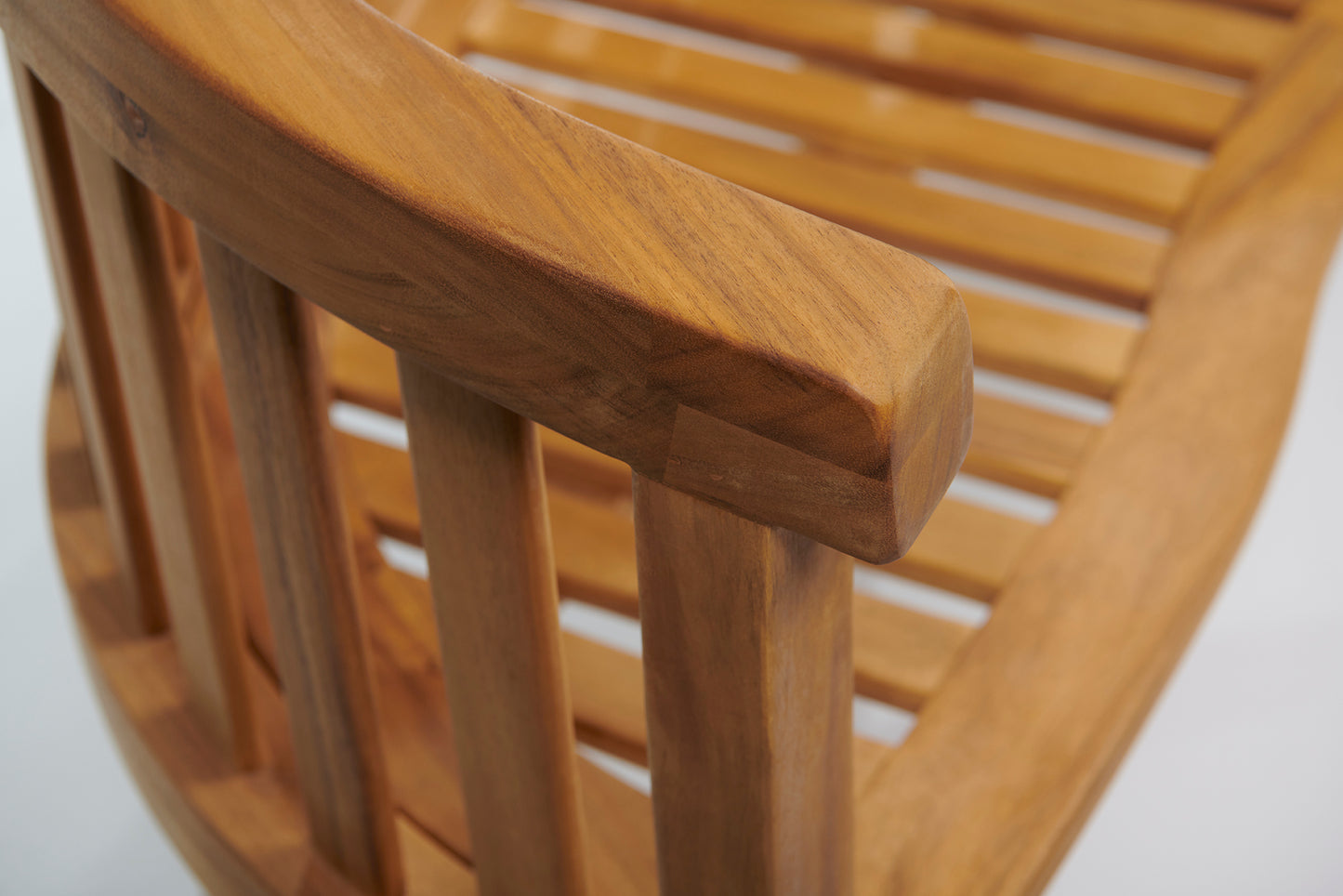 Woodfield Curved Garden Bench – FSC Acacia Hardwood, Natural Oil Finish