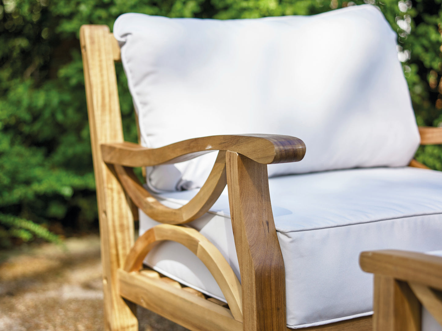 Sorrento Hardwood Armchair with Footstool – Rubberwood Outdoor Lounge Set with 15cm Cushions in Natural or Light Grey