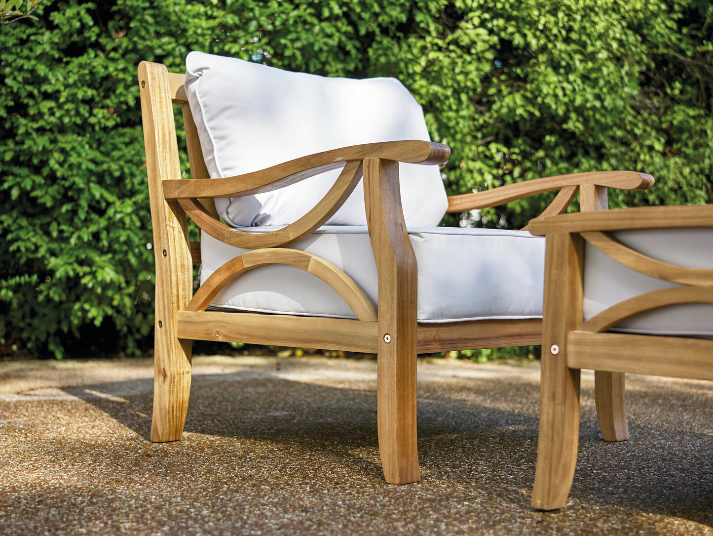 Sorrento Hardwood Armchair with Footstool – Rubberwood Outdoor Lounge Set with 15cm Cushions in Natural or Light Grey