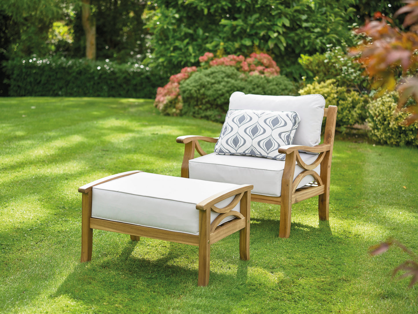 Sorrento Hardwood Armchair with Footstool – Rubberwood Outdoor Lounge Set with 15cm Cushions in Natural or Light Grey